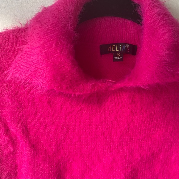 Delia's fuzzy short sleeve sweater - Picture 3 of 3